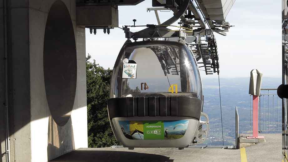 Einfahrt an der Schöckl-Seilbahn-Bergstation (1436 m). Foto: ©Auferbauer