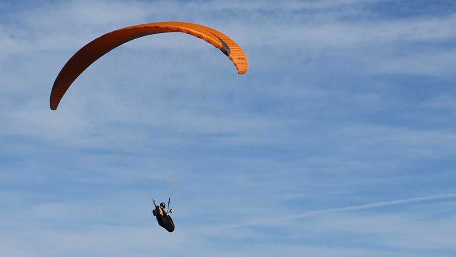 Schöcklkopf (1423 m) Paragleiter im Aufwind. Foto: ©Auferbauer