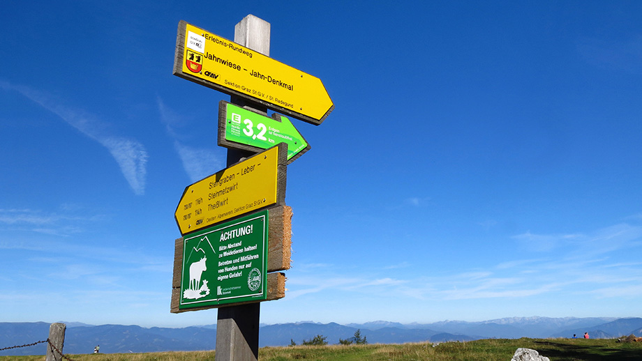 Am Schöckl-Westgipfel (1442 m) Richtung Hochschwab. Foto: ©Auferbauer