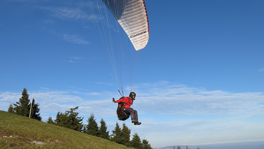 und abheben zum Gleitflug Richtung St. Radegund (717 m). Foto: ©Auferbauer