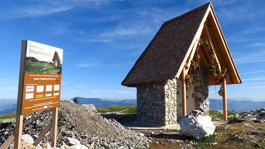 Schöcklkapelle (1435 m), auf der Bautafel Johanniskapelle genannt. Foto: ©Auferbauer