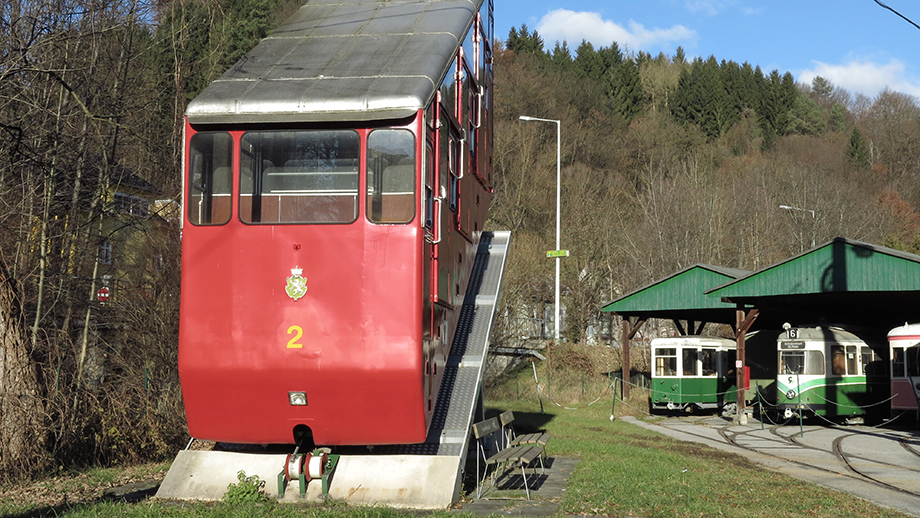 An der Haltestelle Mariatrost, Tramway-Museum, mit Schloßbergbahn-Wagen. Foto: ©Auferbauer