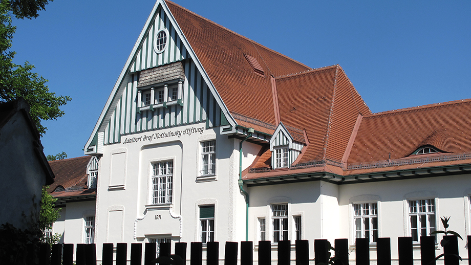 Am Roseggerweg im Leewald, Adalbert Graf Kottulinsky lebt fort in seiner Stiftung. Foto: ©Auferbauer