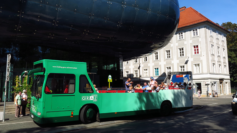 Abfahrt am Kunsthaus, Lendkai. Foto: ©Auferbauer