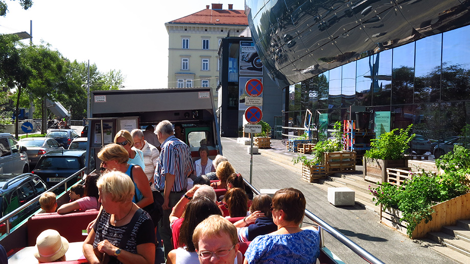 Abfahrt am Kunsthaus, Lendkai. Foto: ©Auferbauer