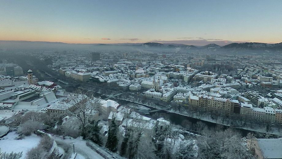 Blick vom Schloßberg Richtung Mur und Kunsthaus