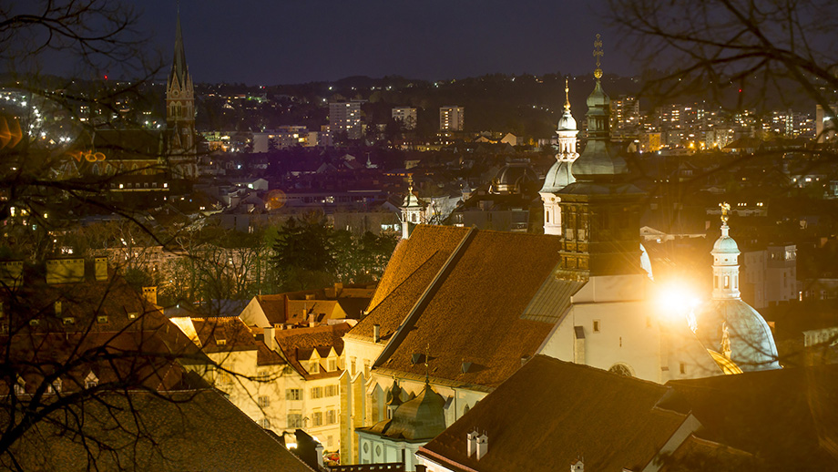 Der Dom in der Nacht. Einmal im Jahr, zur Earth Hour, werden die Lichter abgeschaltet 