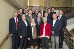 Offizielles Gruppenfoto: Bürgermeister Siegfried Nagl und die neuen Grazer Bezirksvorsteher | Fischer