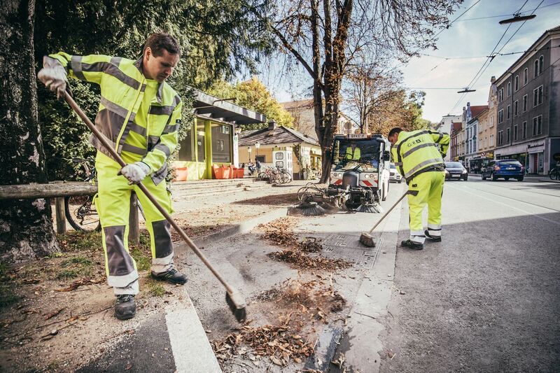 Im Rahmen eines Herbstputzes werden die Grazer Straßen sauber gemacht. Im Frühling folgt ein weitere Schwerpunktaktion. © Lupi Spuma Im Rahmen eines Herbstputzes werden die Grazer Straßen sauber gemacht. Im Frühling folgt ein weitere Schwerpunktaktion. © Lupi Spuma