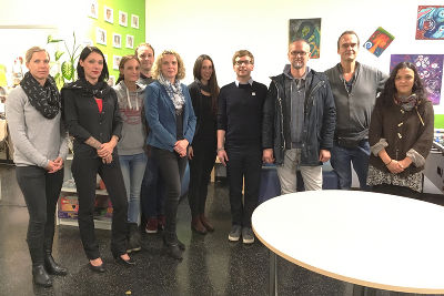 Der Gesundheitsausschuss der Stadt Graz zu Besuch im Caritas-Kontaktladen: Marion Kreiner und Verena Kumpitsch (ÖVP), Dipl.-Päd. Sigrid Zitek (KPÖ), Christopher Fröch, MA BSc (Büro Krotzer) Ausschussvorsitzende Mag.a Astrid Schleicher (FPÖ), Kontaktladen-Leiterin Mag.a (FH) Gabriella Dokter, Gesundheitsstadtrat Mag. Robert Krotzer (KPÖ), DSA Roland Urban (Fachbereichsleiter für Beratung und Streetwork im Drogenbereich), Dr. Ulf Zeder (Leiter des Referats für Sozialmedizin der Stadt Graz), Tamara Ussner (Grüne) v.l.n.r.