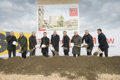 Offizieller Spatenstich für die Bebauung des Quartiers 7 in Reininghaus: Vertreter von Stadt, Land, ENW und den Beteiligten am Bau legten Hand an. © Stadt Graz/Fischer Offizieller Spatenstich für die Bebauung des Quartiers 7 in Reininghaus: Vertreter von Stadt, Land, ENW und den Beteiligten am Bau legten Hand an. © Stadt Graz/Fischer