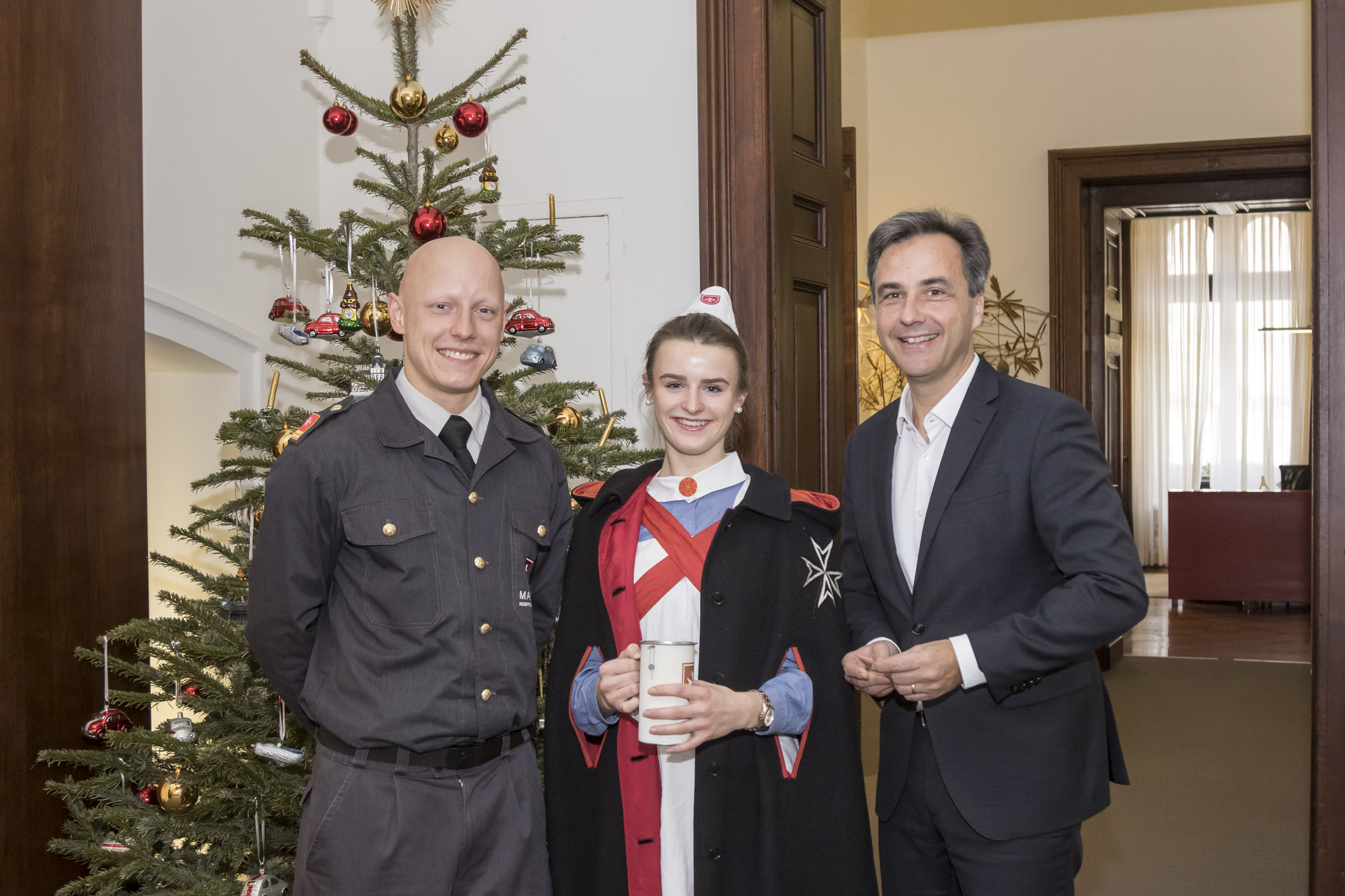 Zu Gast bei Bürgermeister Siegfried Nagl: Clemens und Theresa, Ehrenamtliche der Malteser. © Stadt Graz/Fischer Zu Gast bei Bürgermeister Siegfried Nagl: Clemens und Theresa, Ehrenamtliche der Malteser. © Stadt Graz/Fischer
