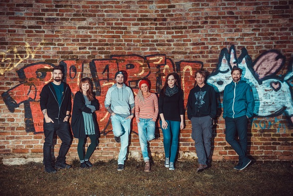 V. l. n. r.: Bruno, Verena, Viktor, Manu, Anja, Richie, Roland © ARGE Jugendstreetwork Graz/Stefan Janisch V. l. n. r.: Bruno, Verena, Viktor, Manu, Anja, Richie, Roland © ARGE Jugendstreetwork Graz/Stefan Janisch