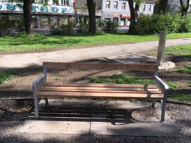 Rösselmühlpark: Neue Sitzbänke