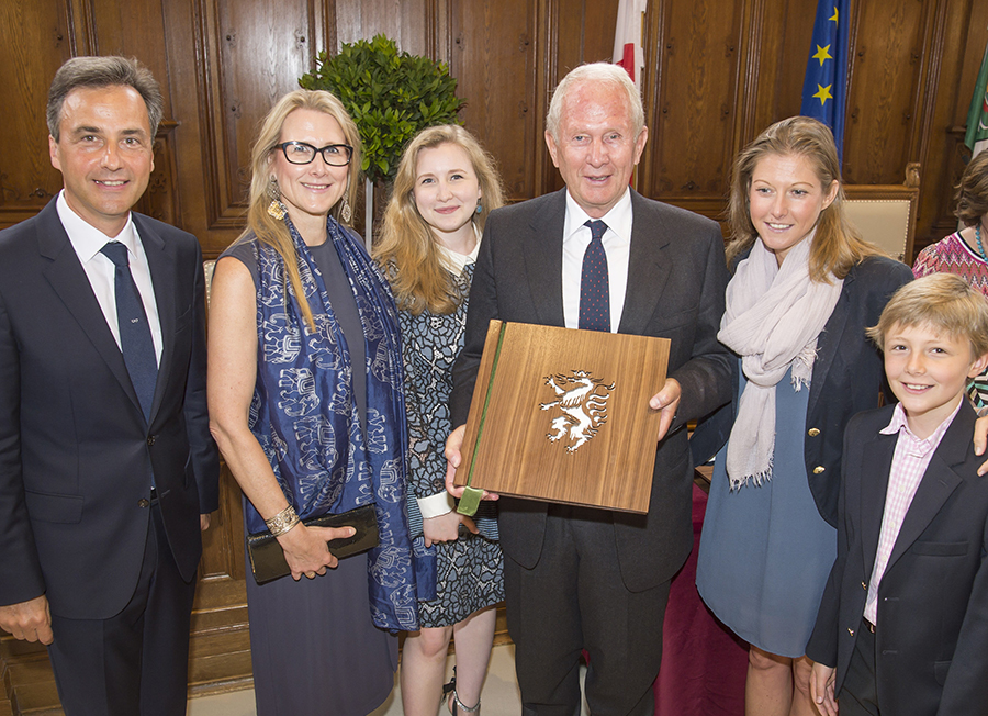 Ehrenburger Helmut Marko Ein Leben Auf Der Uberholspur Stadtportal Der Landeshauptstadt Graz
