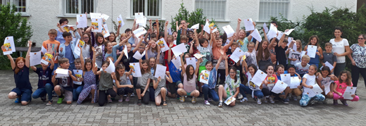 Für die frisch ausgebildeten "Junior Coaches" gab es auch Urkunden. © Stadt Graz/SiMa Für die frisch ausgebildeten "Junior Coaches" gab es auch Urkunden. © Stadt Graz/SiMa