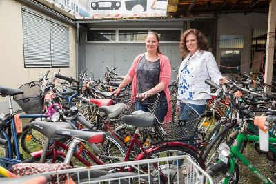 Abgeschleppte und danach nicht abgeholte Fahrräder kommen am Dienstag, 3. Juli, ab 17 Uhr unter den Hammer. © Stadt Graz/Fischer Abgeschleppte und danach nicht abgeholte Fahrräder kommen am Dienstag, 3. Juli, ab 17 Uhr unter den Hammer.