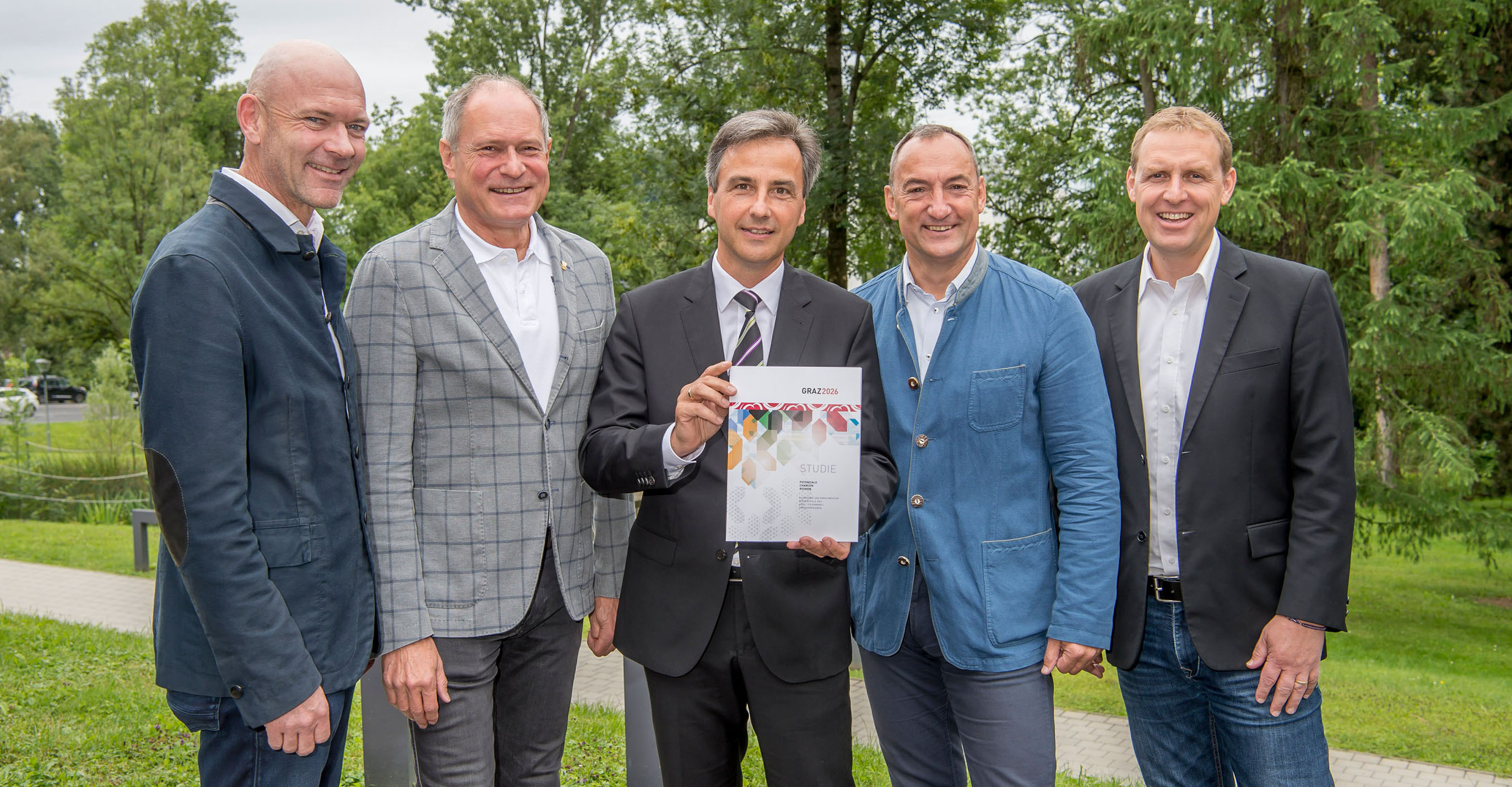 v.l.: Jürgen Winter (Bürgermeister Schladming), Peter Mennel (Generalsekretär ÖOC), Bürgermeister Siegfried Nagl, Vizebürgermeister Mario Eustacchio und Markus Pichler (Geschäftsführer Graz2026) © Stadt Graz/Fischer v.l.: Jürgen Winter (Bürgermeister Schladming), Peter Mennel (Generalsekretär ÖOC), Bürgermeister Siegfried Nagl, Vizebürgermeister Mario Eustacchio und Markus Pichler (Geschäftsführer Graz2026) © Stadt Graz/Fischer