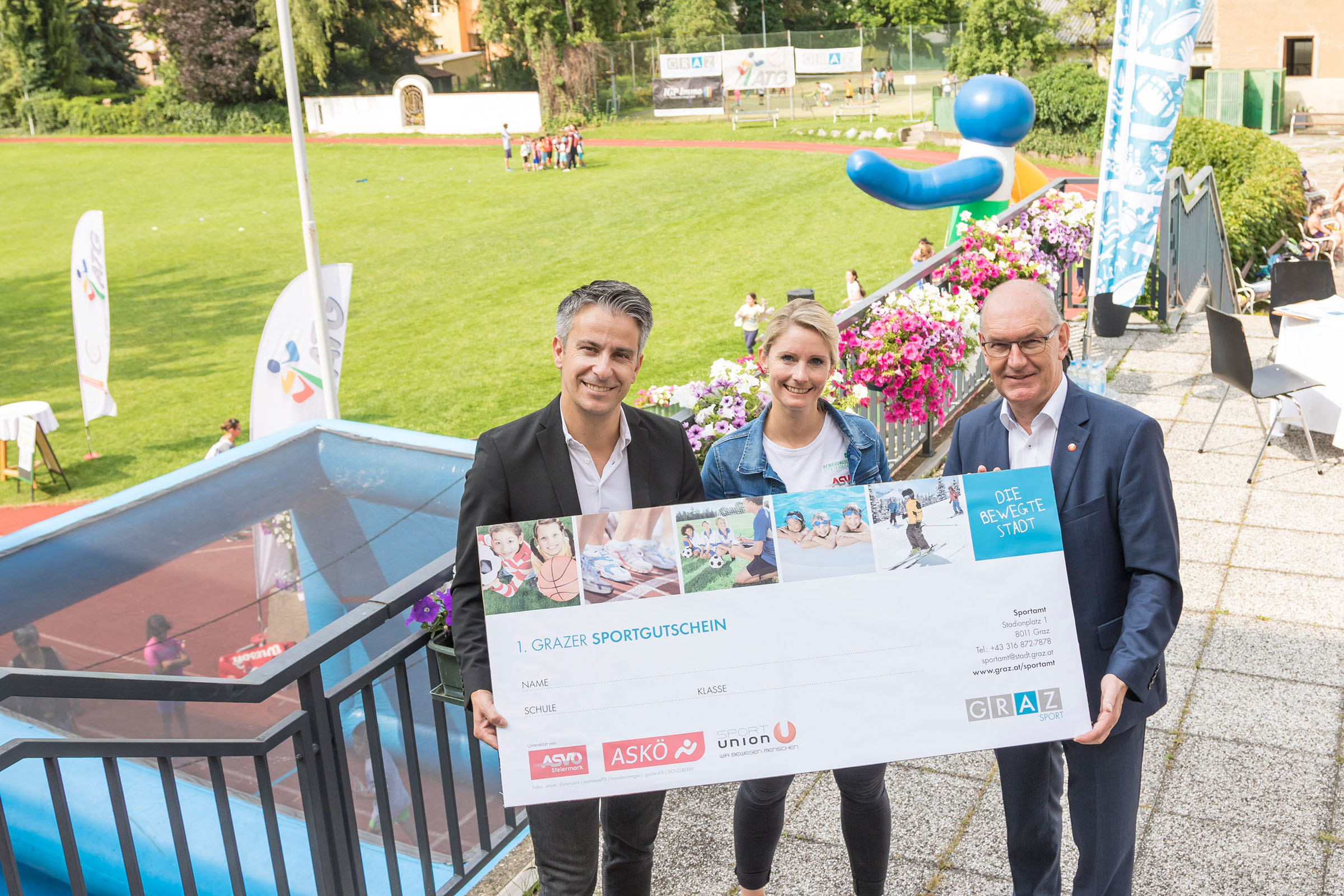 StR Kurt Hohensinner, Nadja Büchler (ASVÖ), Stefan Herker (Sportunion) © Stadt Graz/Fischer StR Kurt Hohensinner, Nadja Büchler (ASVÖ), Stefan Herker (Sportunion) © Stadt Graz/Fischer