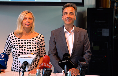 Bürgermeister Siegfried Nagl mit Präsidialvorständin Verena Ennemoser
