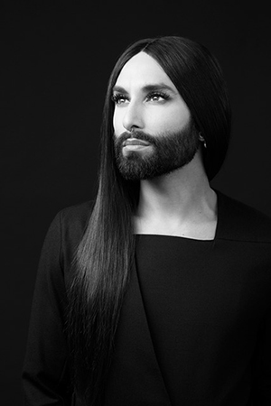 Klassik und Moderne unter einen (Steirer-)Hut bringen? Conchita und die Grazer Philharmoniker treten den musikalischen Beweis an. © Aufsteirern/Markus Morianz Klassik und Moderne unter einen (Steirer-)Hut bringen? Conchita und die Grazer Philharmoniker treten den musikalischen Beweis an. © Aufsteirern/Markus Morianz