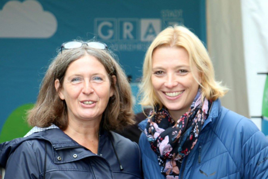 Stadträtin Elke Kahr (l.) war den ganzen Tag engagiert im Einsatz. Hier zu sehen mit Barbara Urban. © KK Stadträtin Elke Kahr (l.) war den ganzen Tag engagiert im Einsatz. Hier zu sehen mit Barbara Urban. © KK