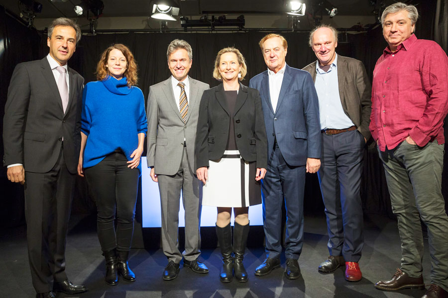 Festakt zum 20-Jahr-Jubiläum der HTBLVA Graz-Ortwein: Bürgermeister Nagl, Stadträtin Wirnsberger, Landtagspräsidentin Vollath, Honorarkonsul Roth, Chocolatier Zotter und Regisseur Boote (v. l.) feierten mit Direktor Manfred Kniepeiss (3. v. l.). © Stadt Graz/Fischer Festakt zum 20-Jahr-Jubiläum der HTBLVA Graz-Ortwein: Bürgermeister Nagl, Stadträtin Wirnsberger, Landtagspräsidentin Vollath, Honorarkonsul Roth, Chocolatier Zotter und Regisseur Boote (v. l.) feierten mit Direktor Manfred Kniepeiss (3. v. l.). © Stadt Graz/Fischer