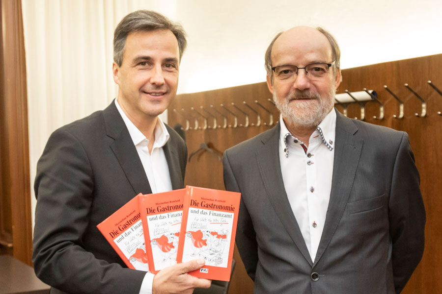 Kenne sich schon lange und schätzen einander: Bürgermeister Siegfried Nagl und der Jurist und Buchautor Maximilian Rombold (r.). © Stadt Graz/Fischer Kenne sich schon lange und schätzen einander: Bürgermeister Siegfried Nagl und der Jurist und Buchautor Maximilian Rombold (r.). © Stadt Graz/Fischer
