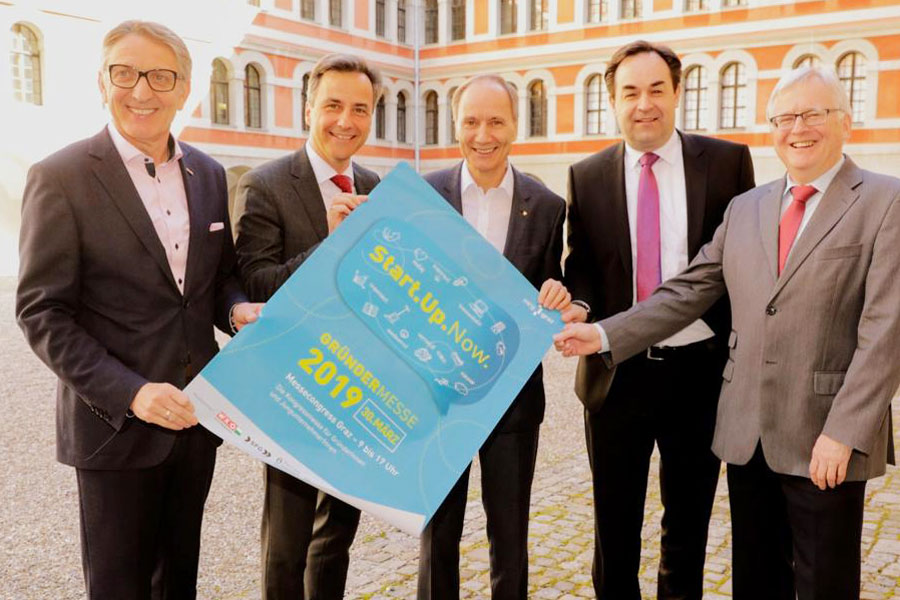Beim heutigen Pressetermin: Ing. Josef Herk (Präsident der WKO-Steiermark), Bürgermeister Siegfried Nagl, Mag. Franz Kerber (Vorstandsvorsitzender-Stellvertreter Steiermärkische Bank und Sparkassen AG), Armin Egger (CEO/Vorstand der Messe Congress Graz Betriebsgesellschaft m.b.H.); und Burghard Kaltenbeck (Geschäftsführer der Steirischen Wirtschaftsförderung SFG). © mcg/Wiesner Beim heutigen Pressetermin: Ing. Josef Herk (Präsident der WKO-Steiermark), Bürgermeister Siegfried Nagl, Mag. Franz Kerber (Vorstandsvorsitzender-Stellvertreter Steiermärkische Bank und Sparkassen AG), Armin Egger (CEO/Vorstand der Messe Congress Graz Betriebsgesellschaft m.b.H.); und Burghard Kaltenbeck (Geschäftsführer der Steirischen Wirtschaftsförderung SFG). © mcg/Wiesner
