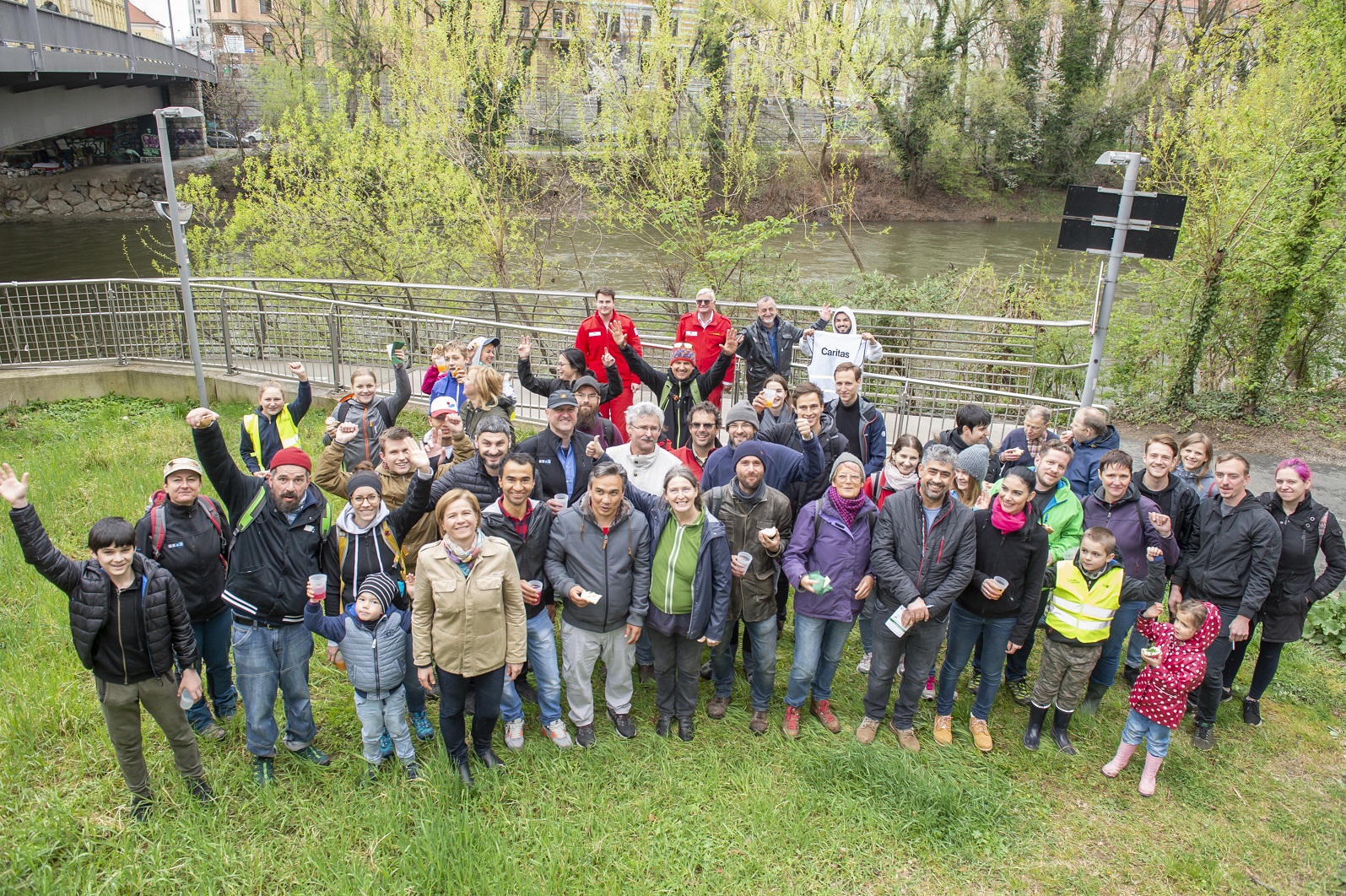 Gruppenfoto Muruferreinigung 2019. Foto: Stadt Graz/Fischer © Foto: Stadt Graz/Fischer Gruppenfoto Muruferreinigung 2019. Foto: Stadt Graz/Fischer © Foto: Stadt Graz/Fischer