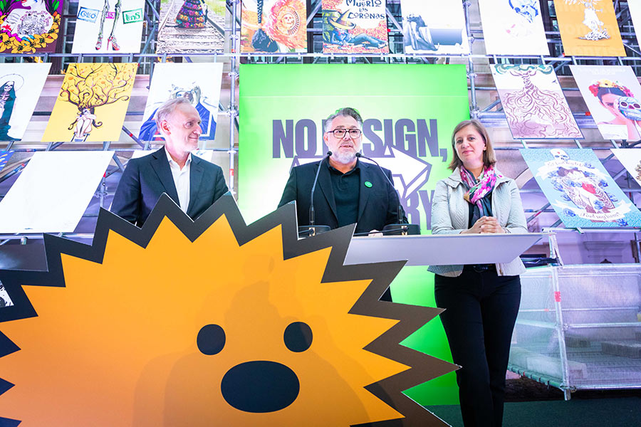 Stadtrat Günter Riegler (re), CIS-Geschäftsführer Eberhard Schrempf (li) und Landesrätin Barbara Eibinger-Miedl eröffneten den Designmonat Graz 2019