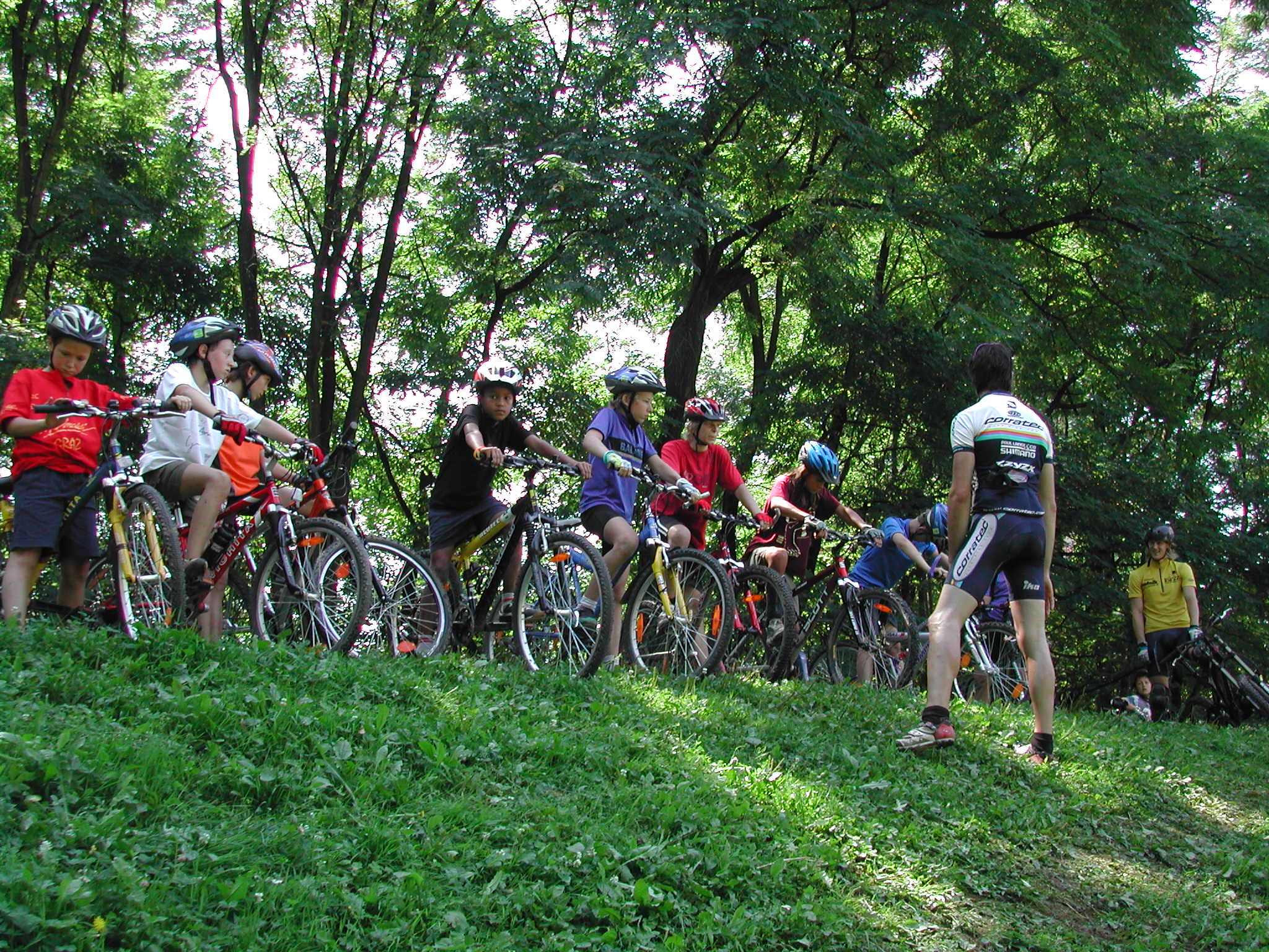 Kinder beim Mountainbiken © Foto: Stadt Graz/Sportamt Kinder beim Mountainbiken © Foto: Stadt Graz/Sportamt