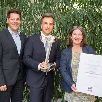 Stadtbaudirektor Bertram Werle, Bürgermeister Siegfried Nagl und Stadträtin Elke Kahr nahmen den Preis entgegen. © Stadt Graz/Fischer Stadtbaudirektor Bertram Werle, Bürgermeister Siegfried Nagl und Stadträtin Elke Kahr nahmen den Preis entgegen. © Stadt Graz/Fischer