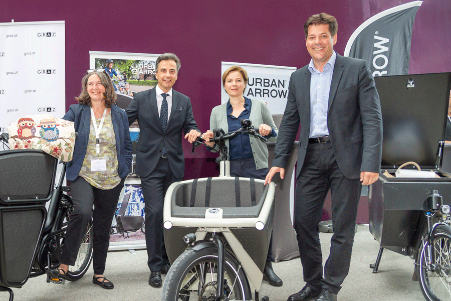 Eröffneten heute den 12. Österreichischen Radgipfel: Verkehrsstadträtin Elke Kahr, Bürgermeister Siegfried Nagl, Umweltstadträtin Judith Schwentner und Baudirektor Bertram Werle (v. l.). © Stadt Graz/Fischer Eröffneten heute den 12. Österreichischen Radgipfel: Verkehrsstadträtin Elke Kahr, Bürgermeister Siegfried Nagl, Umweltstadträtin Judith Schwentner und Baudirektor Bertram Werle (v. l.). © Stadt Graz/Fischer