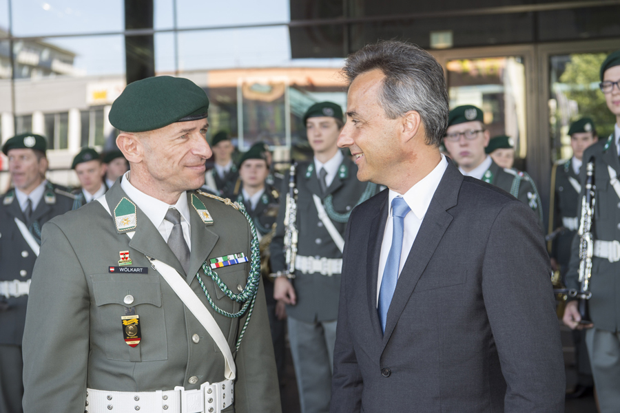 Das spielt die Musi: Genauer gesagt die Militärmusik unter Leitung von Vizeleutnant Franz Wölkart (l.)