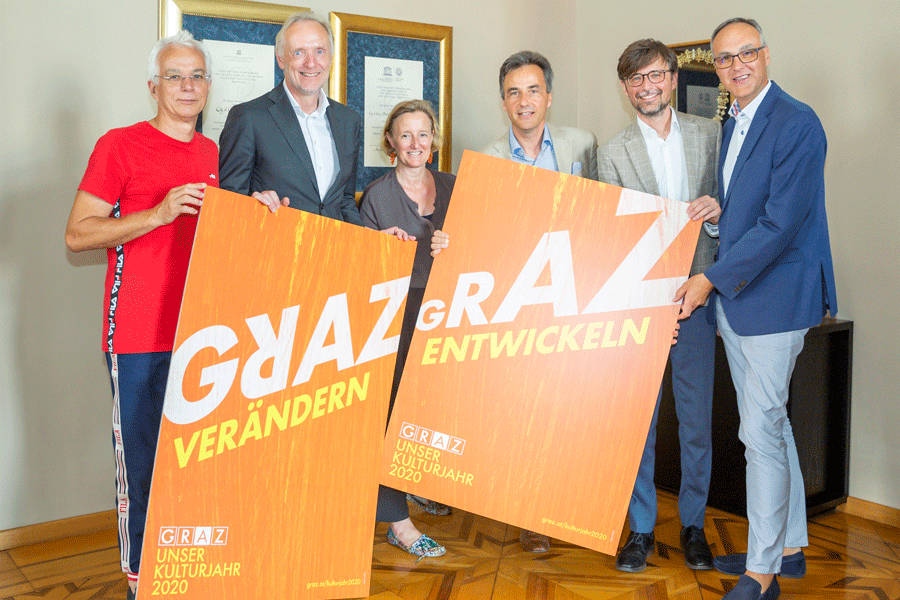 Kulturjahr 2020: Günter Koberg (Programmbeirat), Stadtrat Günter Riegler, Annette Knoch (Programmbeirat), Bürgermeister Siegfried Nagl, Programm-Manager Christian Mayer und Kulturamtsleiter Michael A. Grossmann (v. l.) freuen sich über den großen Zuspruch und die rege Beteiligung am Call für das bevorstehende Schwerpunktjahr. © Stadt Graz/Fischer Kulturjahr 2020: Günter Koberg (Programmbeirat), Stadtrat Günter Riegler, Annette Knoch (Programmbeirat), Bürgermeister Siegfried Nagl, Programm-Manager Christian Mayer und Kulturamtsleiter Michael A. Grossmann (v. l.) freuen sich über den großen Zuspruch und die rege Beteiligung am Call für das bevorstehende Schwerpunktjahr. © Stadt Graz/Fischer