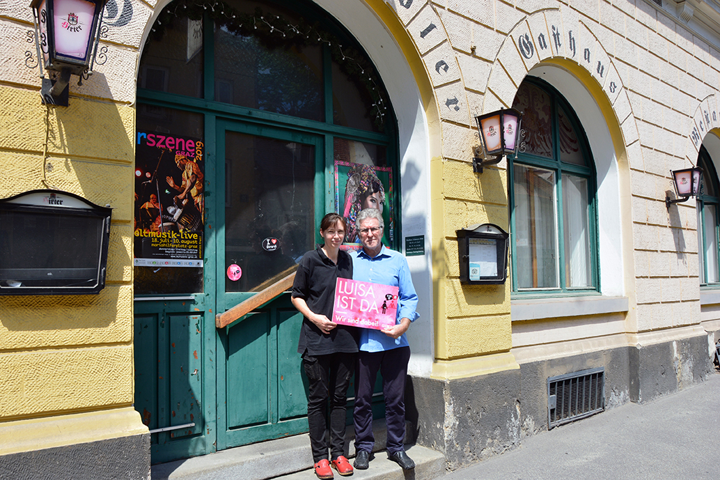 Anita + Rudolf Zarfl und das Gasthaus Schwarzer Adler sind bei der Aktion „Luisa ist da“ mit dabei.