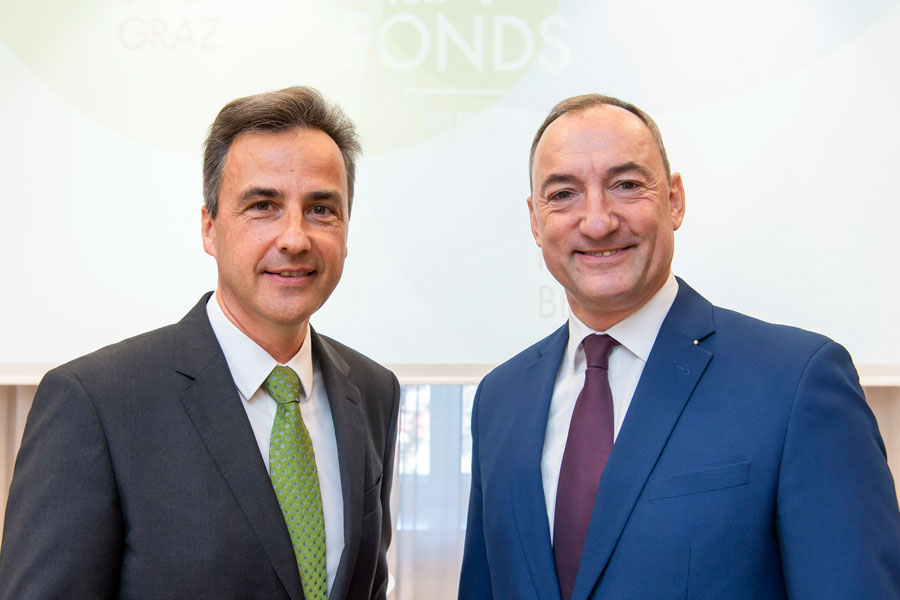 Agenda-Koalition Bürgermeister Siegfried Nagl (r.) und Vizebürgermeister Mario Eustacchio präsentierten Klimaschutzschwerpunkt für Graz. © Stadt Graz/Foto Fischer Agenda-Koalition Bürgermeister Siegfried Nagl (r.) und Vizebürgermeister Mario Eustacchio präsentierten Klimaschutzschwerpunkt für Graz. © Stadt Graz/Foto Fischer