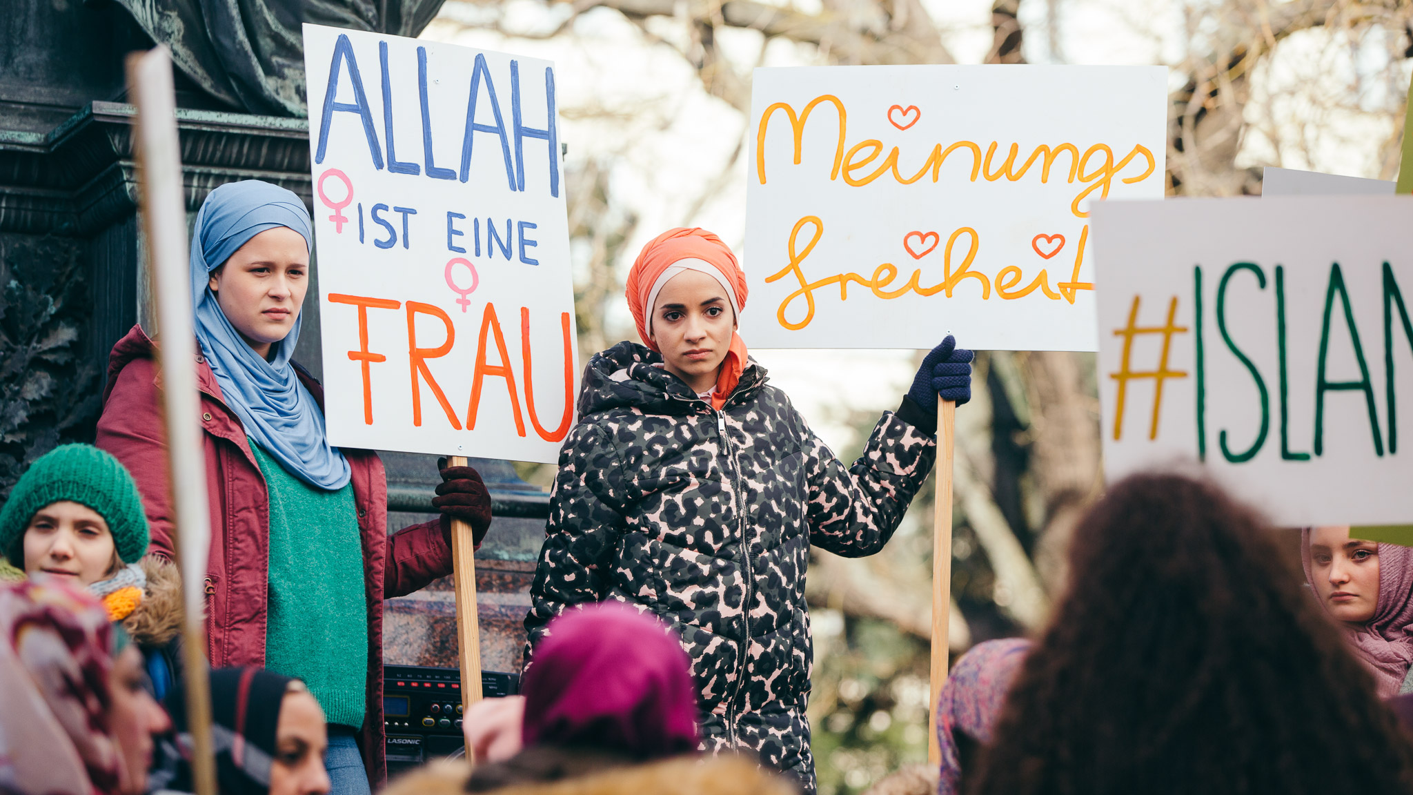 © Bildausschnitt zum Film „Womit haben wir das verdient?" © Bildausschnitt zum Film „Womit haben wir das verdient?"