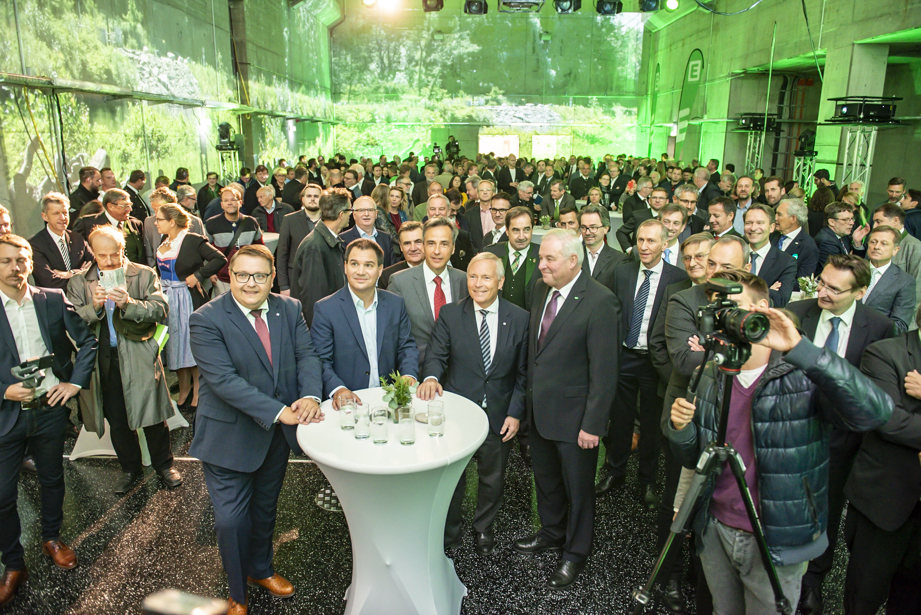 Zahlreiche Ehrengäste fanden sich im Maschinenraum ein. © Stadt Graz/Fischer Zahlreiche Ehrengäste fanden sich im Maschinenraum ein. © Stadt Graz/Fischer