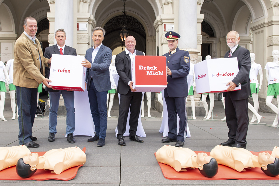 Beherzt helfen! Der Tag der Wiederbelebung erinnert daran. © Stadt Graz/Fischer Beherzt helfen! Der Tag der Wiederbelebung erinnert daran.
