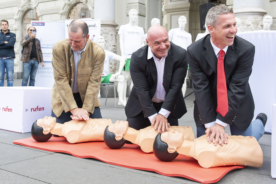 Beherzt helfen! Der Tag der Wiederbelebung erinnert daran. © Stadt Graz/Fischer Beherzt helfen! Der Tag der Wiederbelebung erinnert daran.