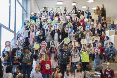 So sieht Freude aus.. Die Kinder fühlen sich in ihrer neuen Schule sichtlich wohl.