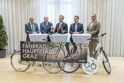 Radfreundlich: Die Spitzen von Land Steiermark und Stadt Graz verkündeten die 100-Millionen-Euro-Spritze zur Förderung des radverkehrs im Großraum Graz.