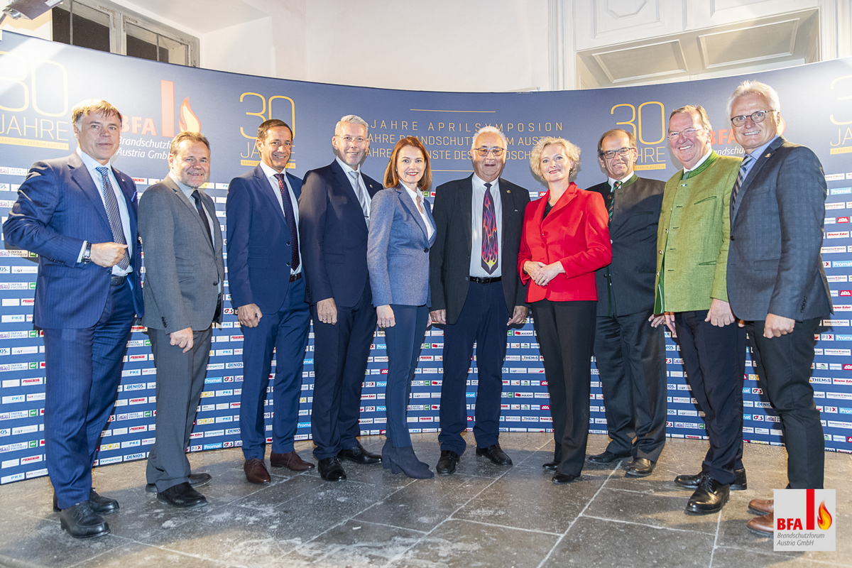 Präsident und Geschäftsführer mit Ehrengästen. © BFA Präsident und Geschäftsführer mit Ehrengästen. © BFA