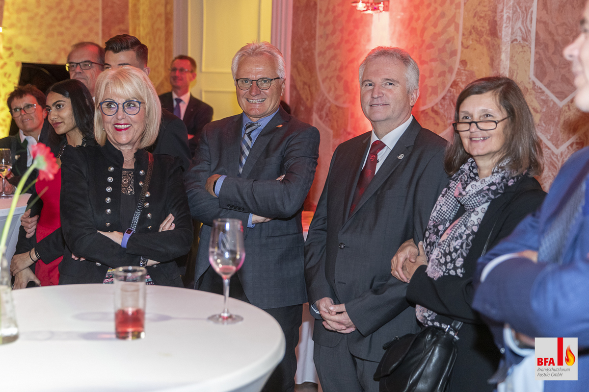 Ebenfalls unter den Gästen: Österreichs Feuerwehrpräsident Albert Kern (3.v.r.). © BFA Ebenfalls unter den Gästen: Österreichs Feuerwehrpräsident Albert Kern (3.v.r.). © BFA