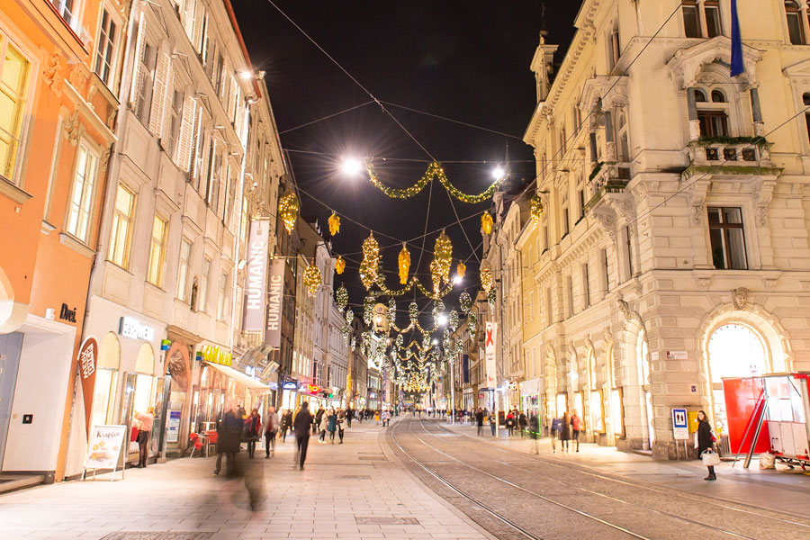Blick in die erleuchtete Herrengasse © Stadt Graz/Fischer Blick in die erleuchtete Herrengasse © Stadt Graz/Fischer
