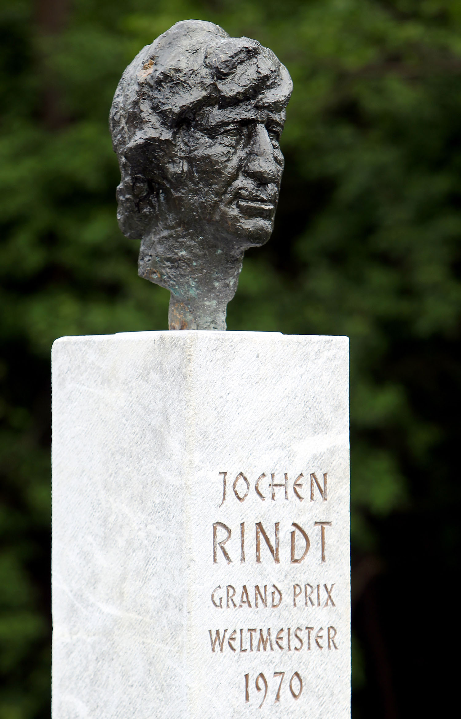 Die Stele von Jochen Rindt - dieses Bild steht unter "Mehr zum Thema" zum Download zur Verfügung