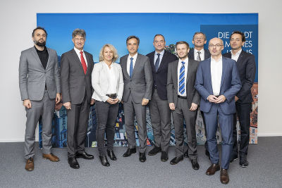 Sieben Fachleute aus unterschiedlichen Fachbereichen umfasst der neue Fachbeirat für Klimaschutz, der heute nach seiner Konstituierung im Rathaus von Bürgermeister Mag. Siegfried Nagl und dessen Stellvertreter Mag. (FH) Mario Eustacchio willkommen geheißen wurde.