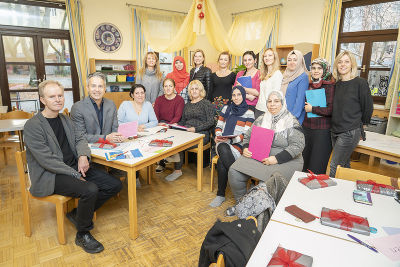 Integrationsstadtrat Kurt Hohensinner besuchte das Projekt LeO im Hort Dominikanergasse.